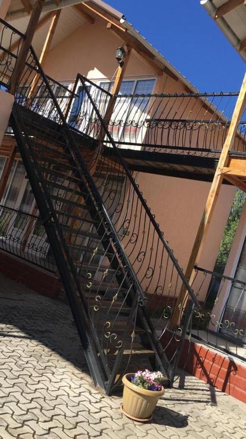 Гостевой Дом Байтик Hotel Bosteri Ngoại thất bức ảnh
